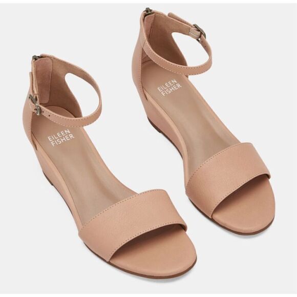 Eileen Fisher Mara Wedge Sandal in Tan NWOB Size  9 1/2 - Picture 1 of 9